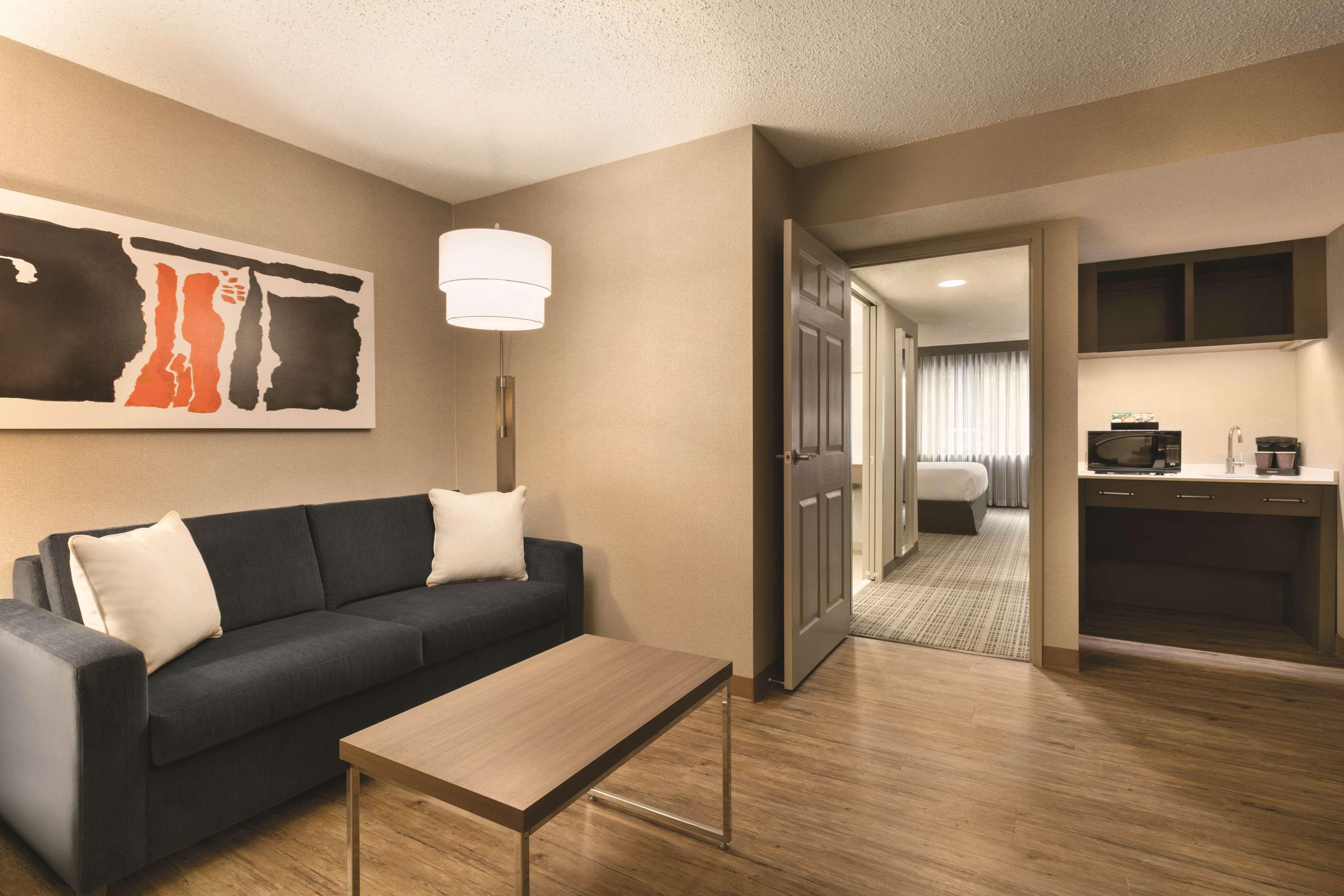 Hotel Embassy By Hilton Richmond 4*