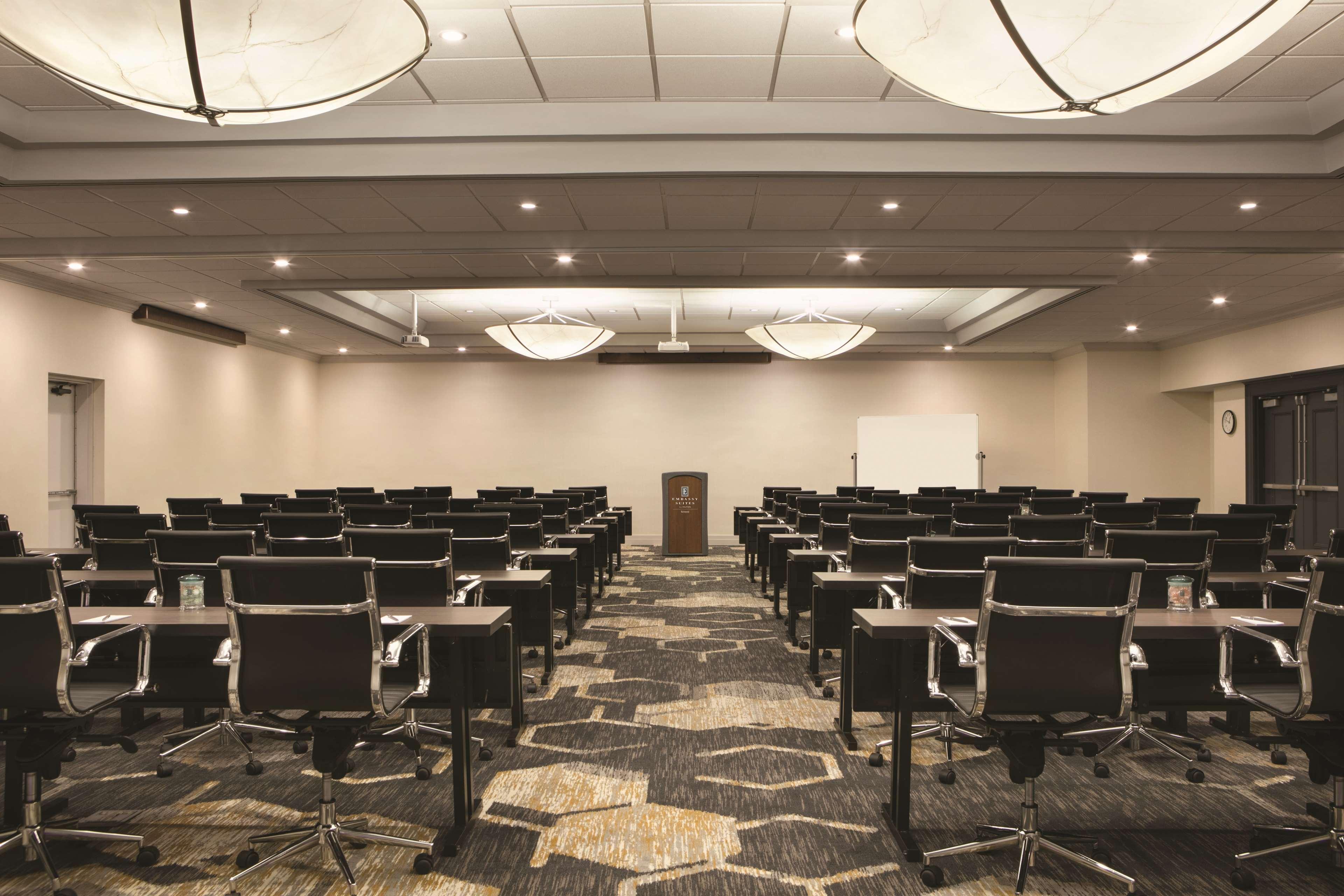 Embassy By Hilton Richmond Hotel 4*