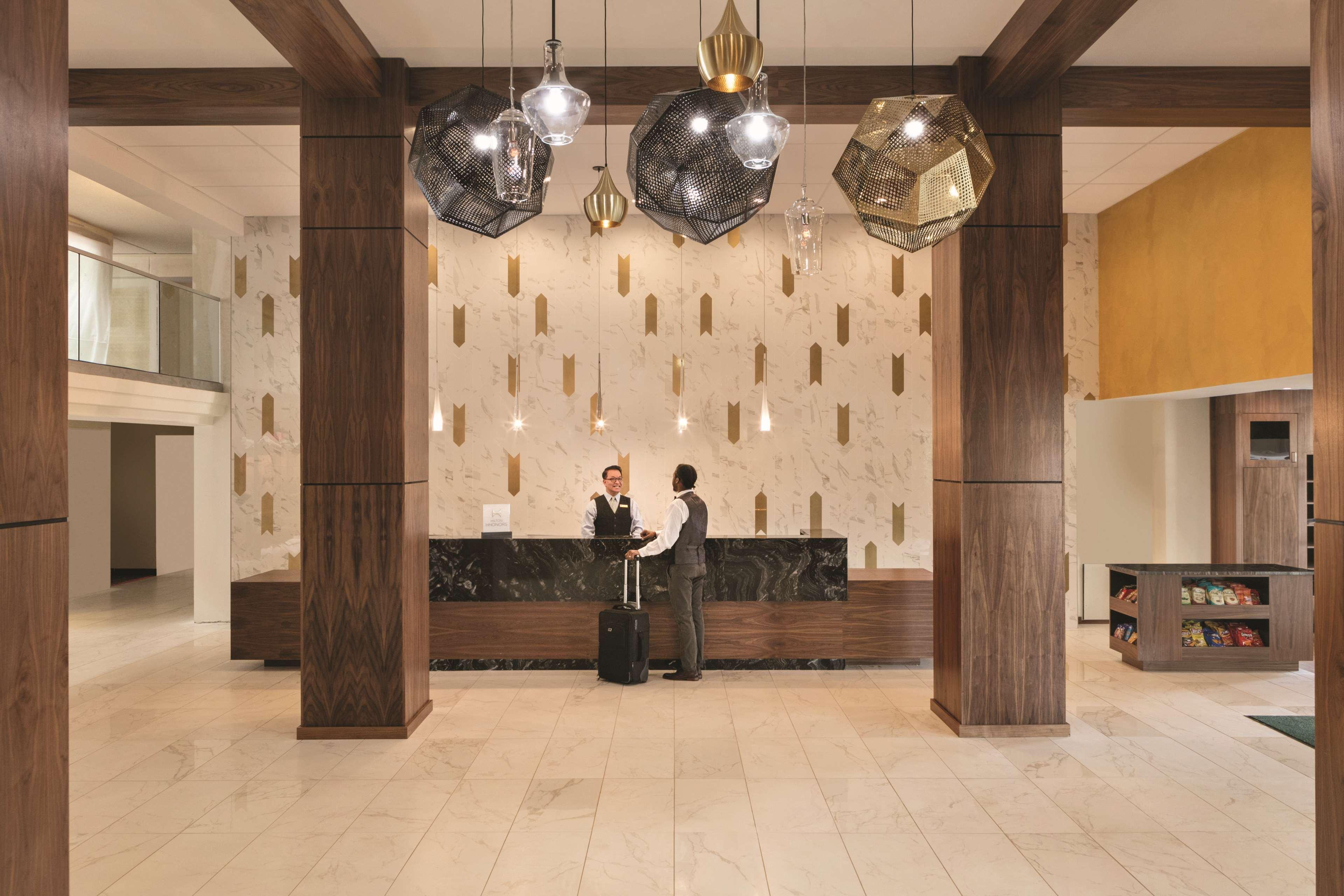 Embassy By Hilton Richmond 4*