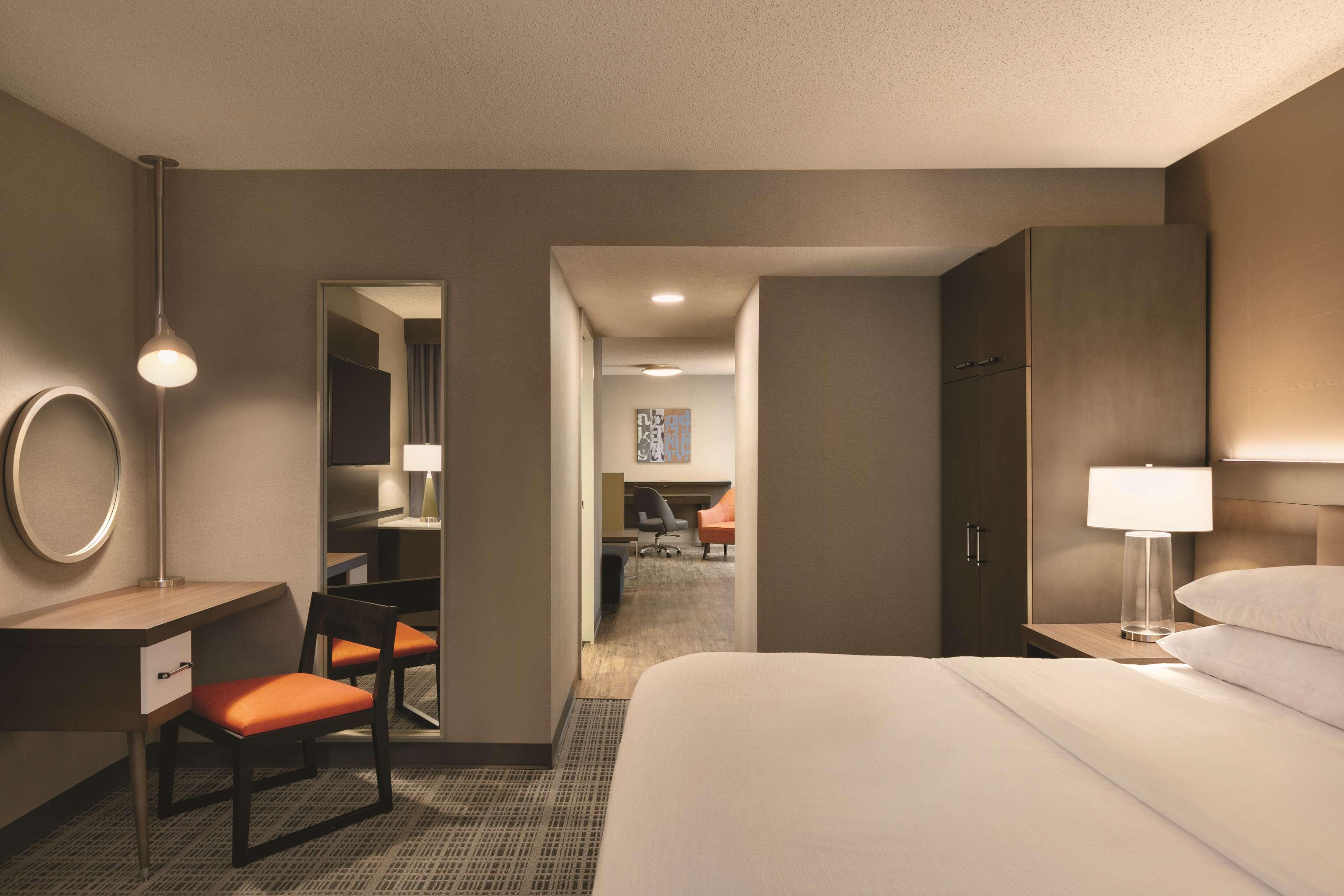 Hotel Embassy By Hilton Richmond
